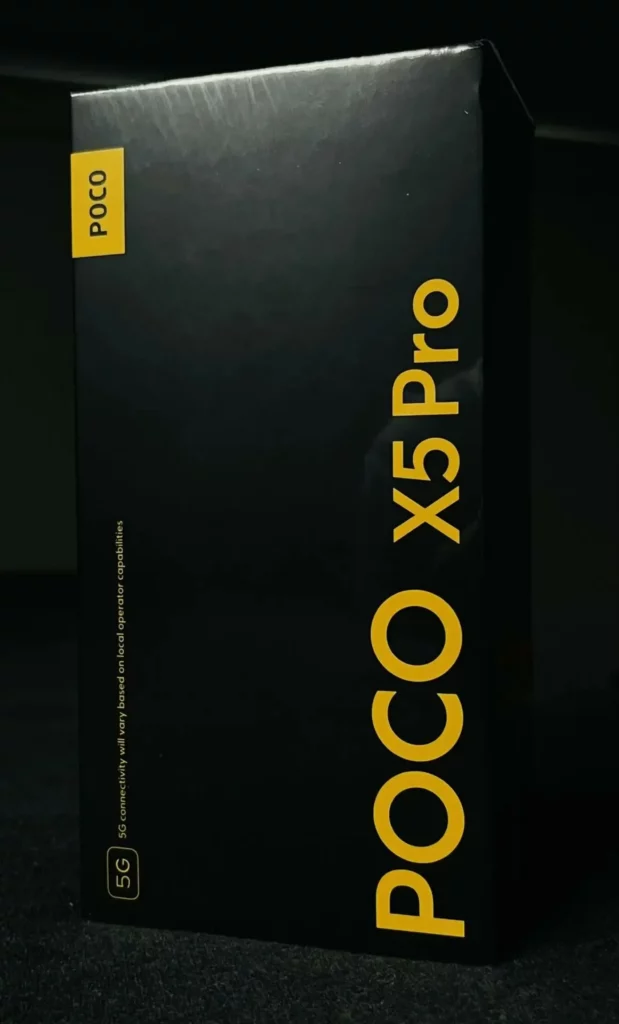 POCO X5 Pro 5G Kutusu Üstten görünüm